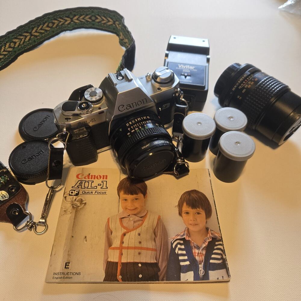 Canon AL‑1 35mm Film Camera Kit – Quick Focus – Powers On (Battery Door Issue)